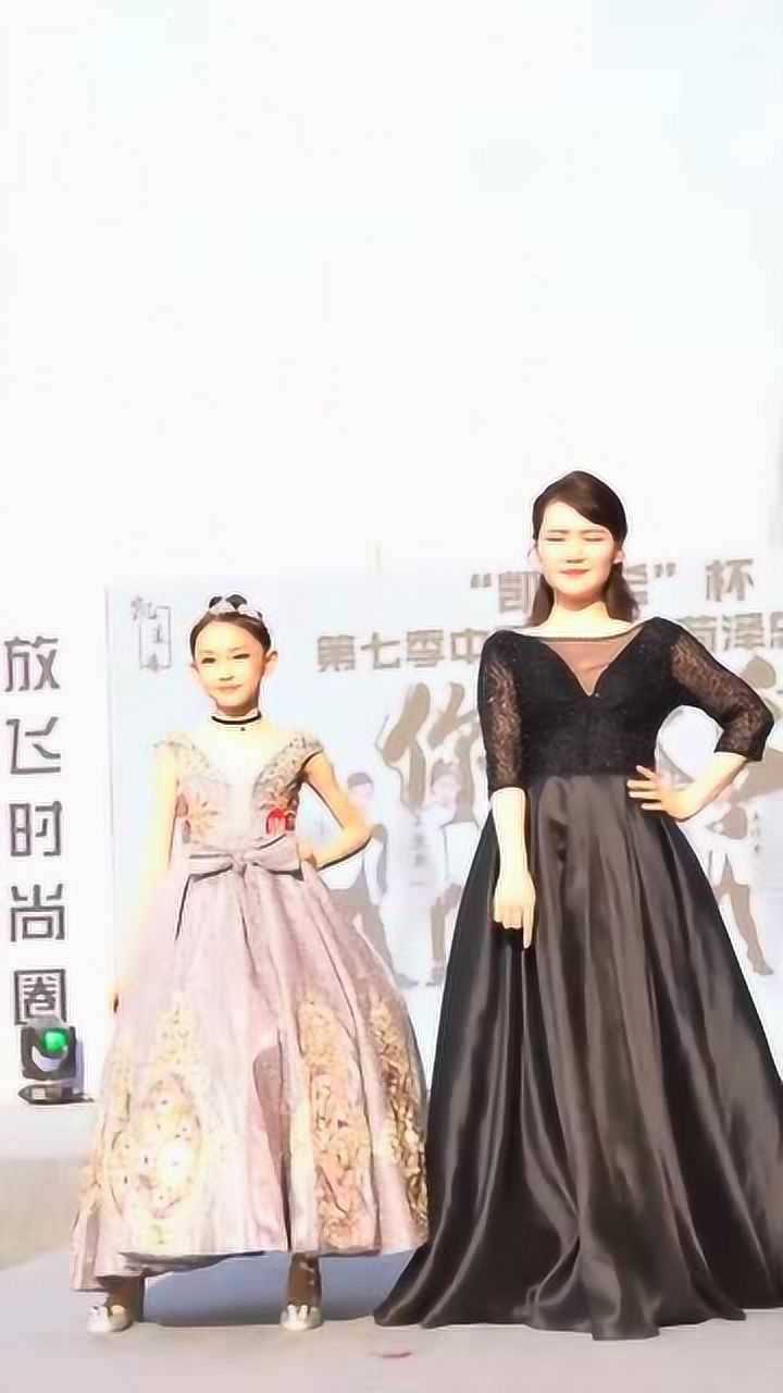 童模宋小睿和家长舞台首秀真是气场强大瞬间碾压全场