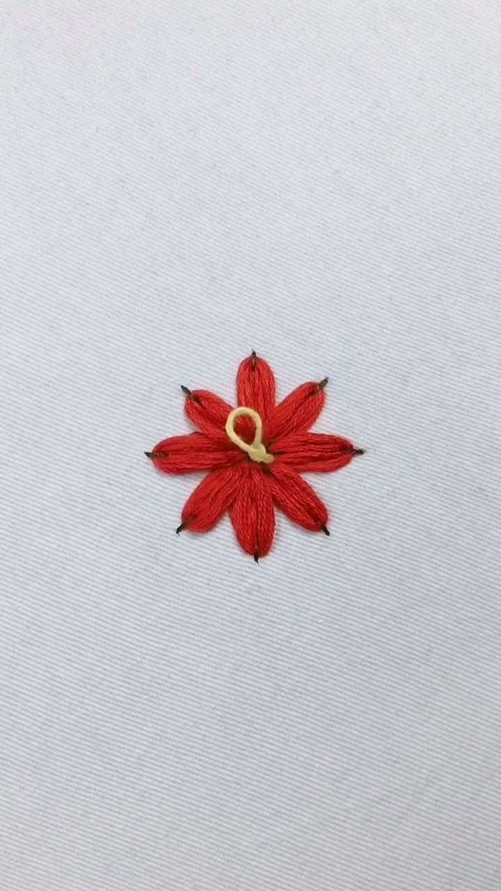 衣服破洞很适合用这种小花,就是针法有点复杂