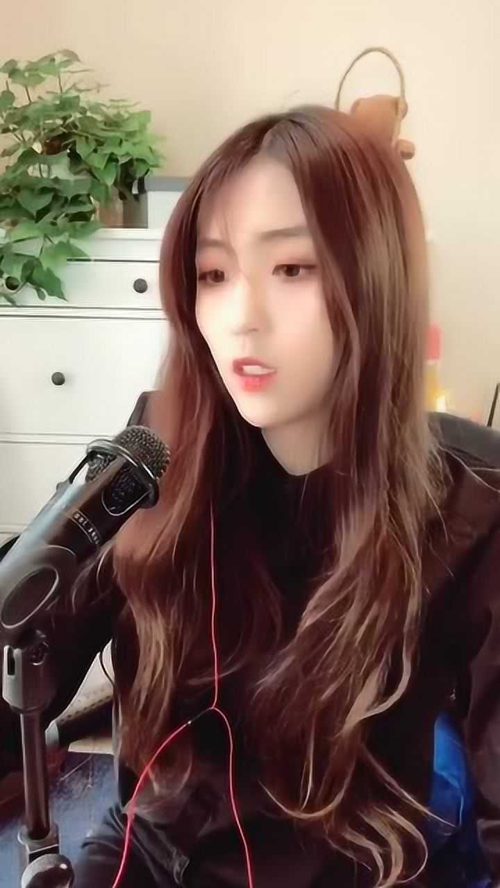 m哥深情演唱黎明前的黑暗不愧是网红界的扛把子声音太撩人