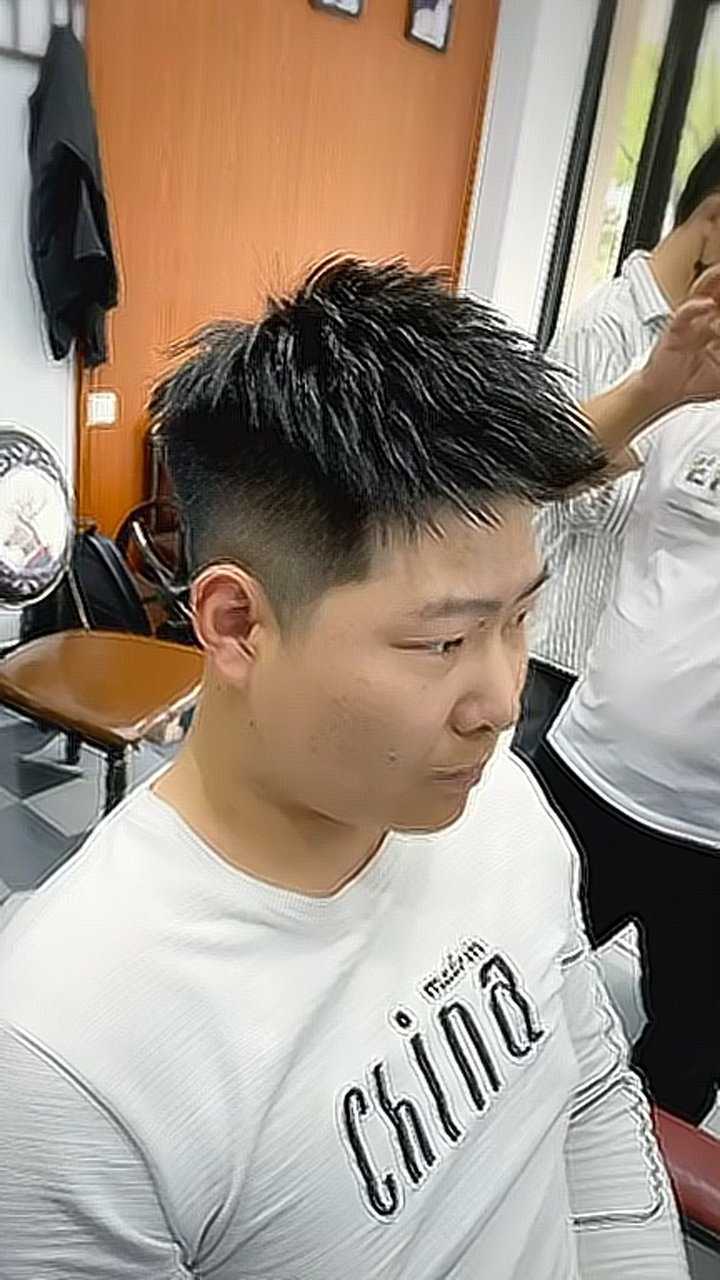 课程作品分享立体渐变飞机头中高渐变油头高渐变油头自然碎盖爆炸渐变