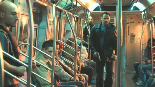 4名绑匪劫持纽约地铁，一车人质要价1000万，然而目的却不在此