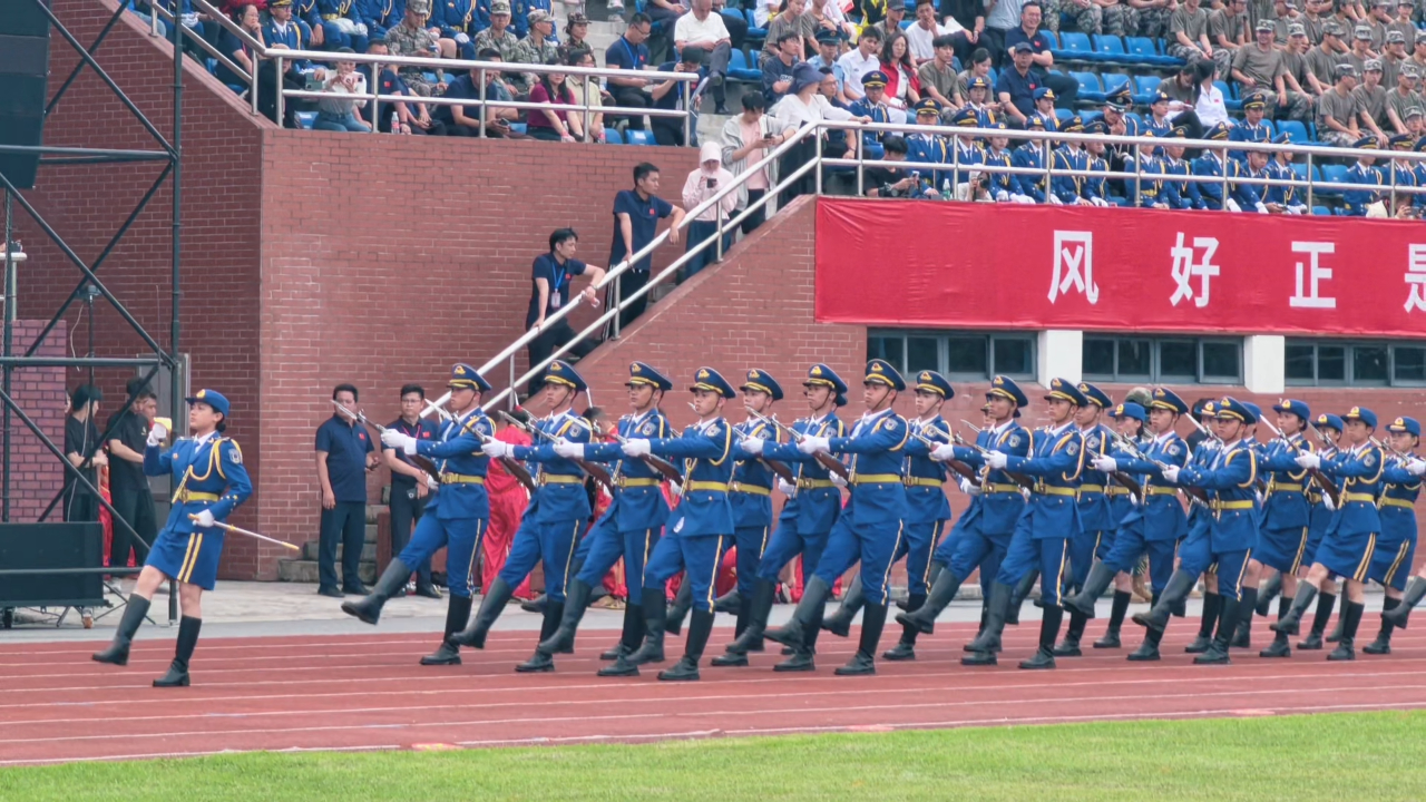 再度荣获全省总决赛一等奖！湛江二中国旗护卫队创佳绩_腾讯新闻