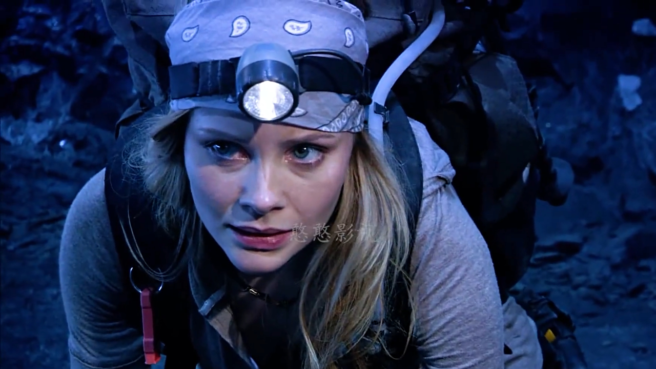 男人误入神秘矿洞,居然发现了大量的宝石《地心历险记》