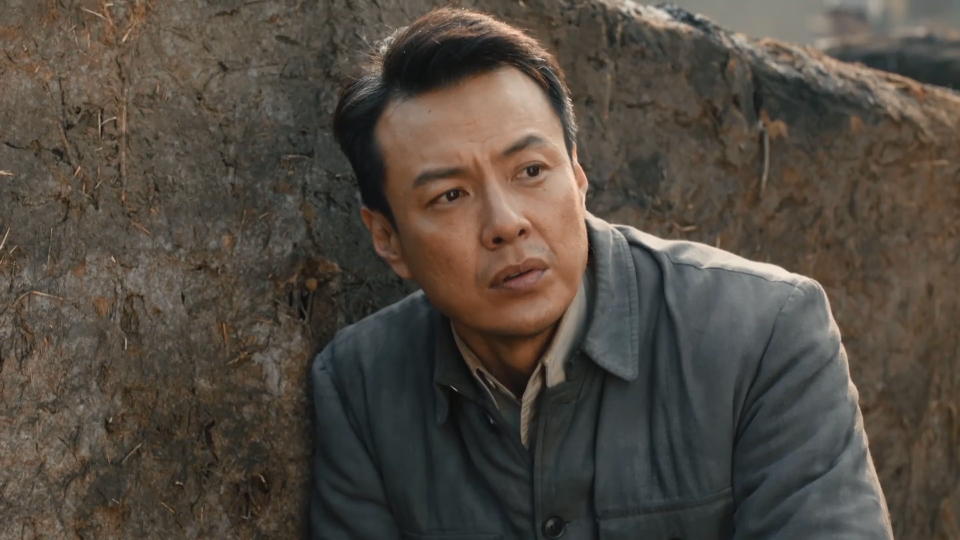 大决战:黄维被俘装小兵,抗拒不敢坦白,谁知副官一句黄