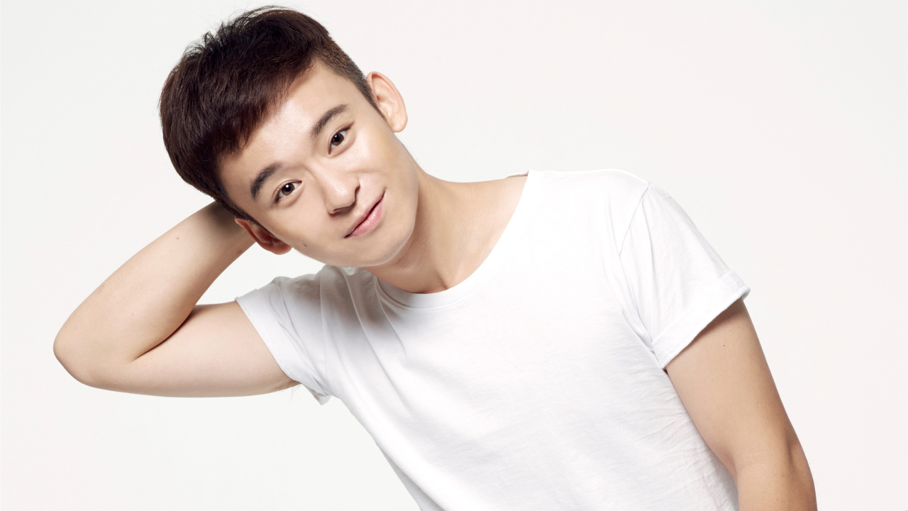 "京圈太子"董子健:20岁成影帝,21岁开公司,太狠了