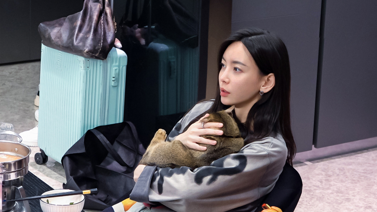 于文文新综艺《我家那闺女》,暴露真实原生家庭,看完瞬间心疼了