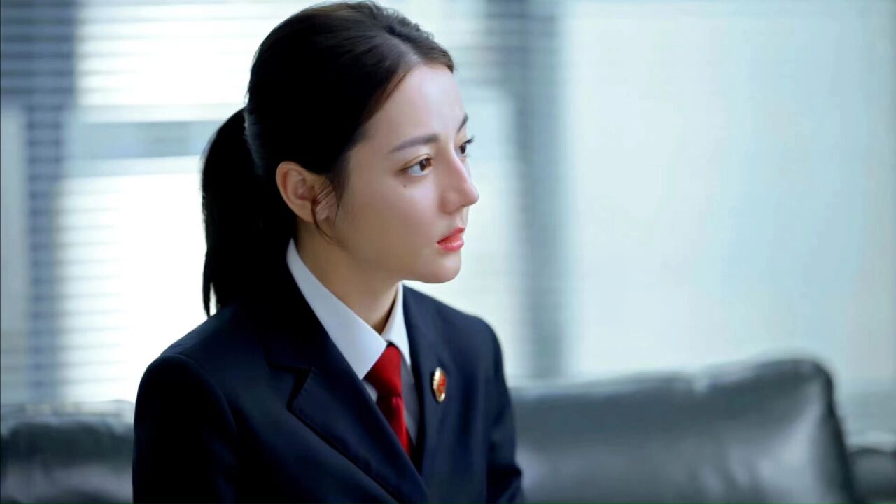《公诉》首播获收视冠军,迪丽热巴饰演的检察官正义感十足