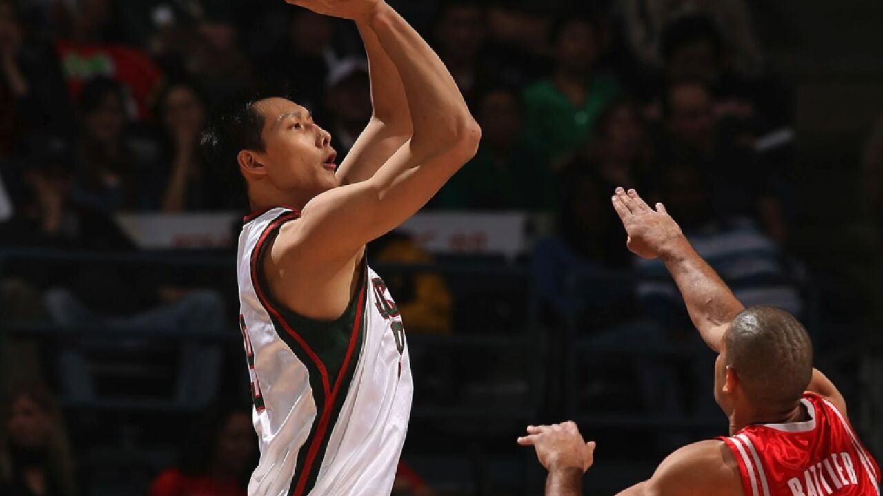 易建联nba生涯十佳球:飞天大帽送洛瑞 暴力隔扣诺天王