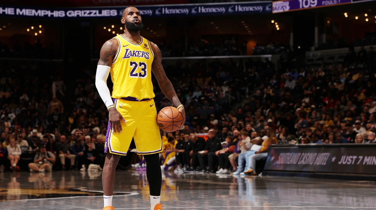 豪取5连胜!詹姆斯23 14 12 八村塁砍32 10,湖人7人上双力克灰熊