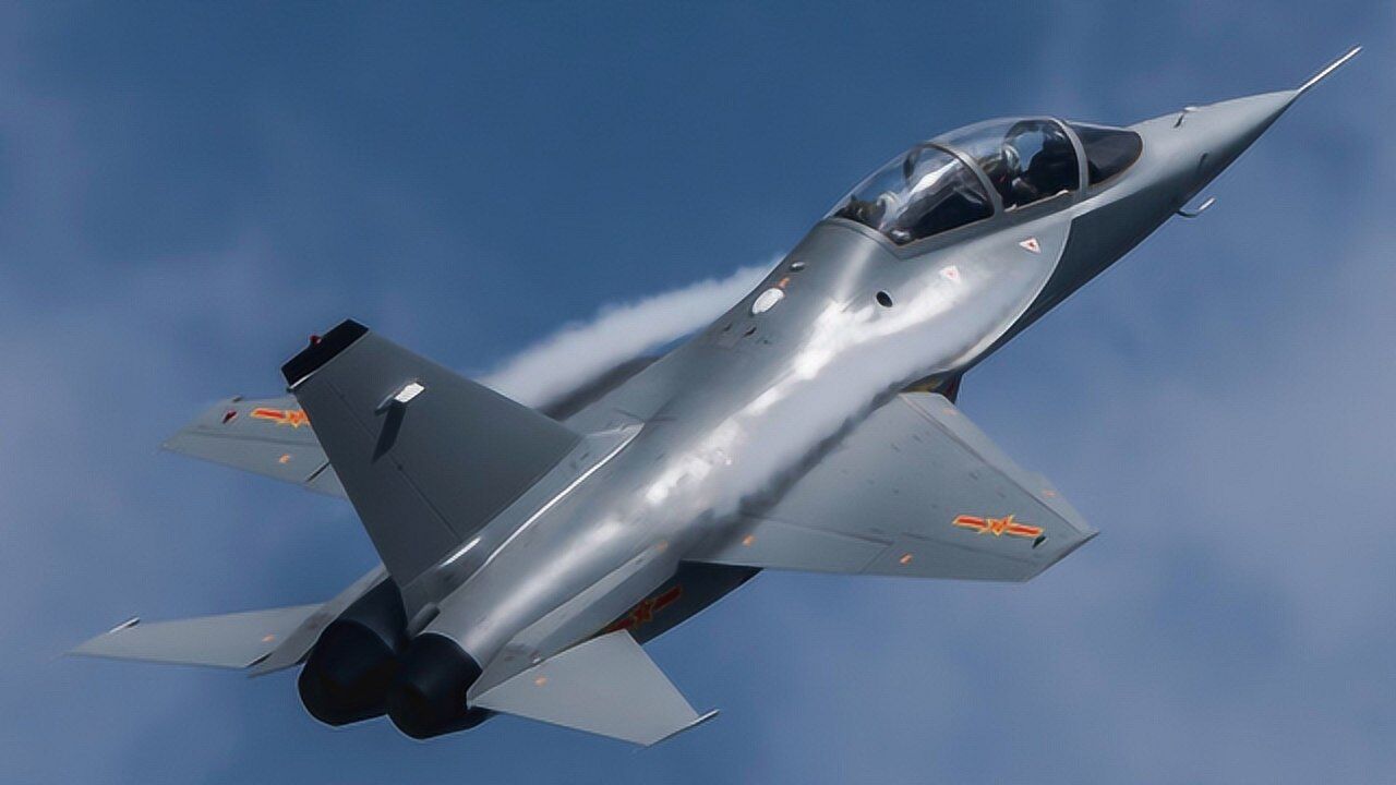 中国l-15猎鹰喷气高级教练机