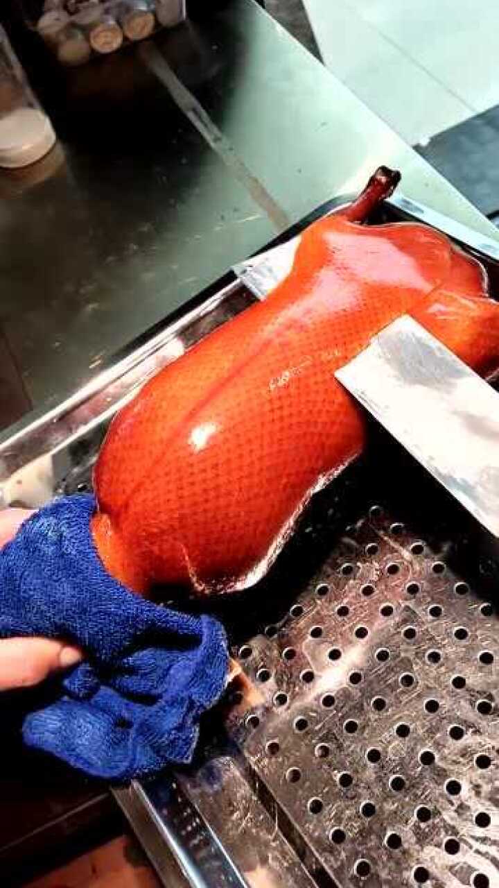 北京烤鸭现场片肉这刀法厉害了