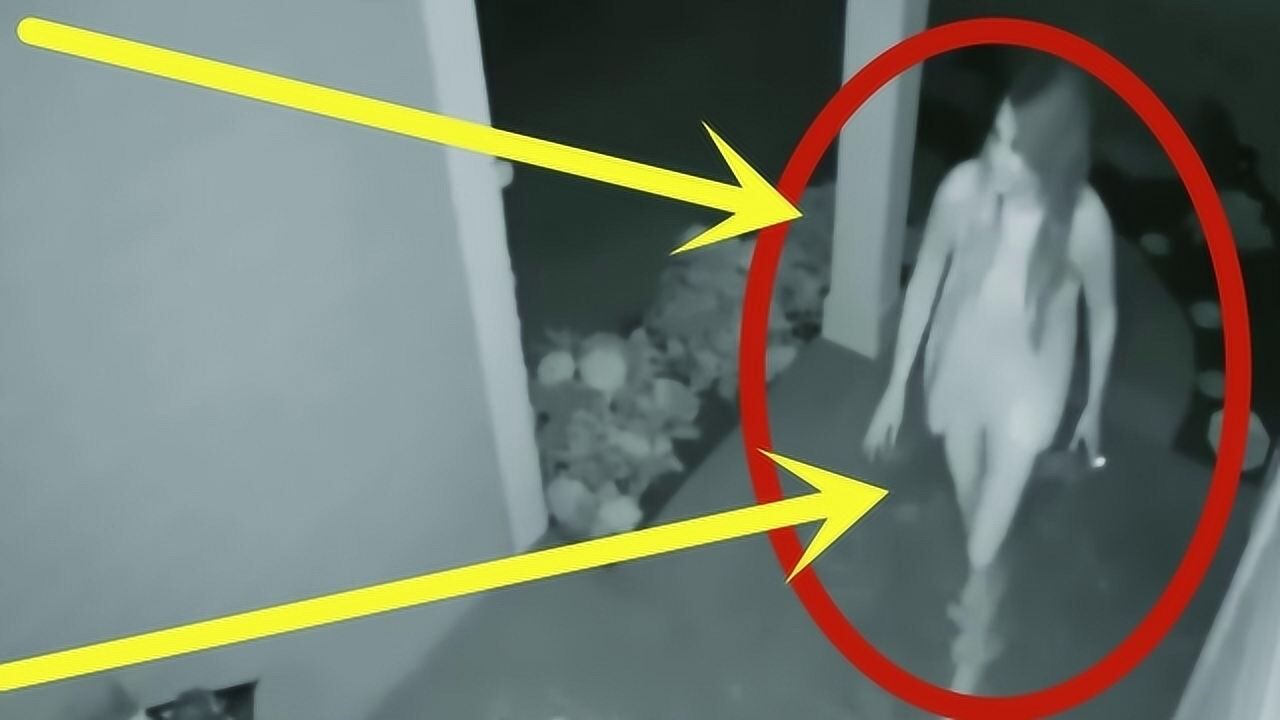 给美女姐姐家门口安装无线智能监控摄像头，没地方接电，跟物业沟通后直接接在了安全通道灯的供电电源线上。海口地区上门维修安装
