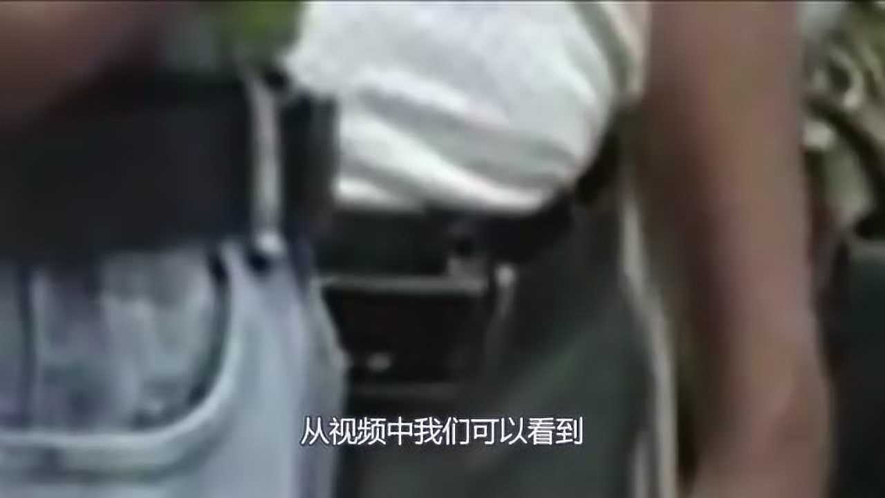 地铁又见“咸猪手”，女子竟不反抗，网友拍下全过程_高清