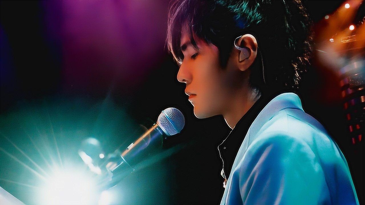 周杰伦巅峰时期太可怕!首首都是"王炸"!凭《七里香》走向世界