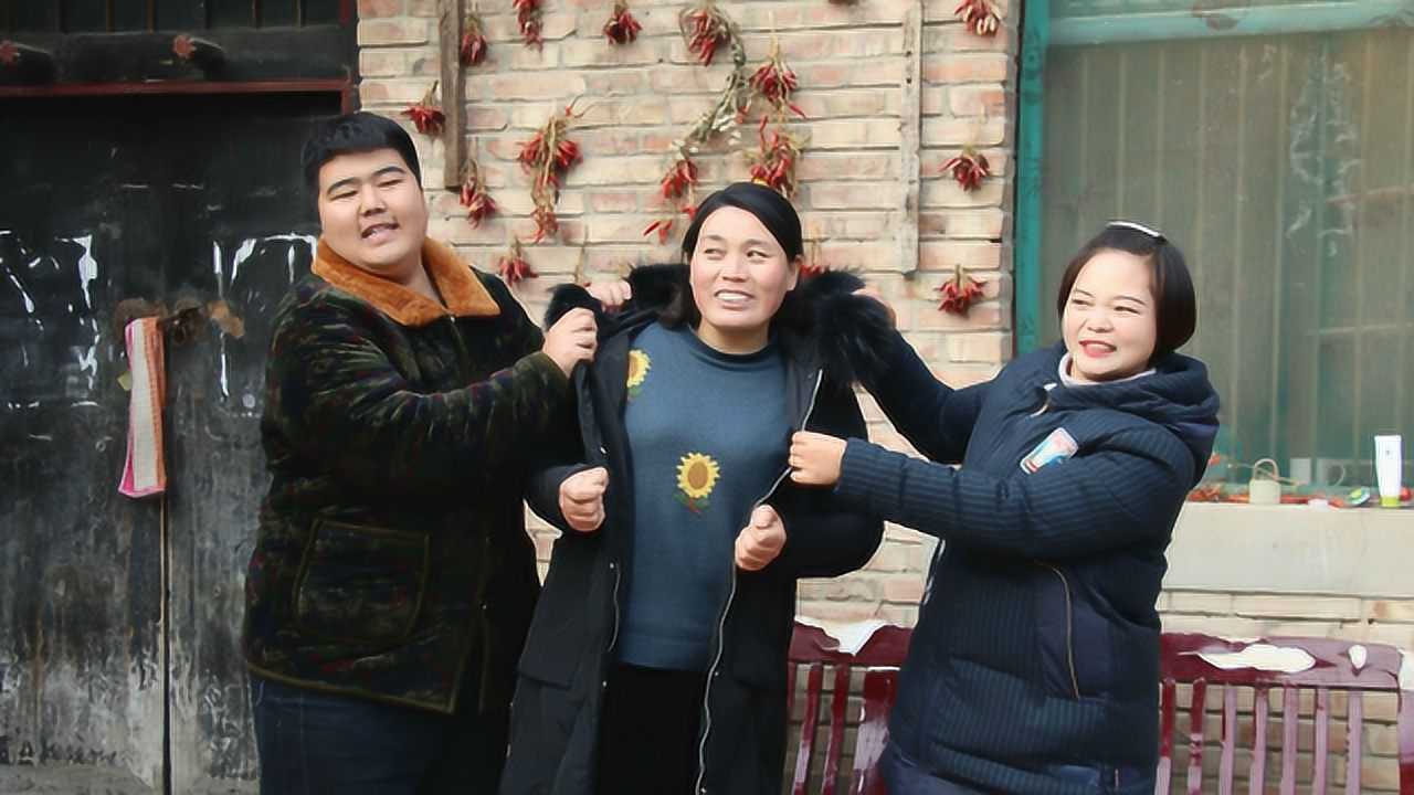 女婿把丈母娘接回家住,大鱼大肉的伺候,没想媳妇却不乐意了!