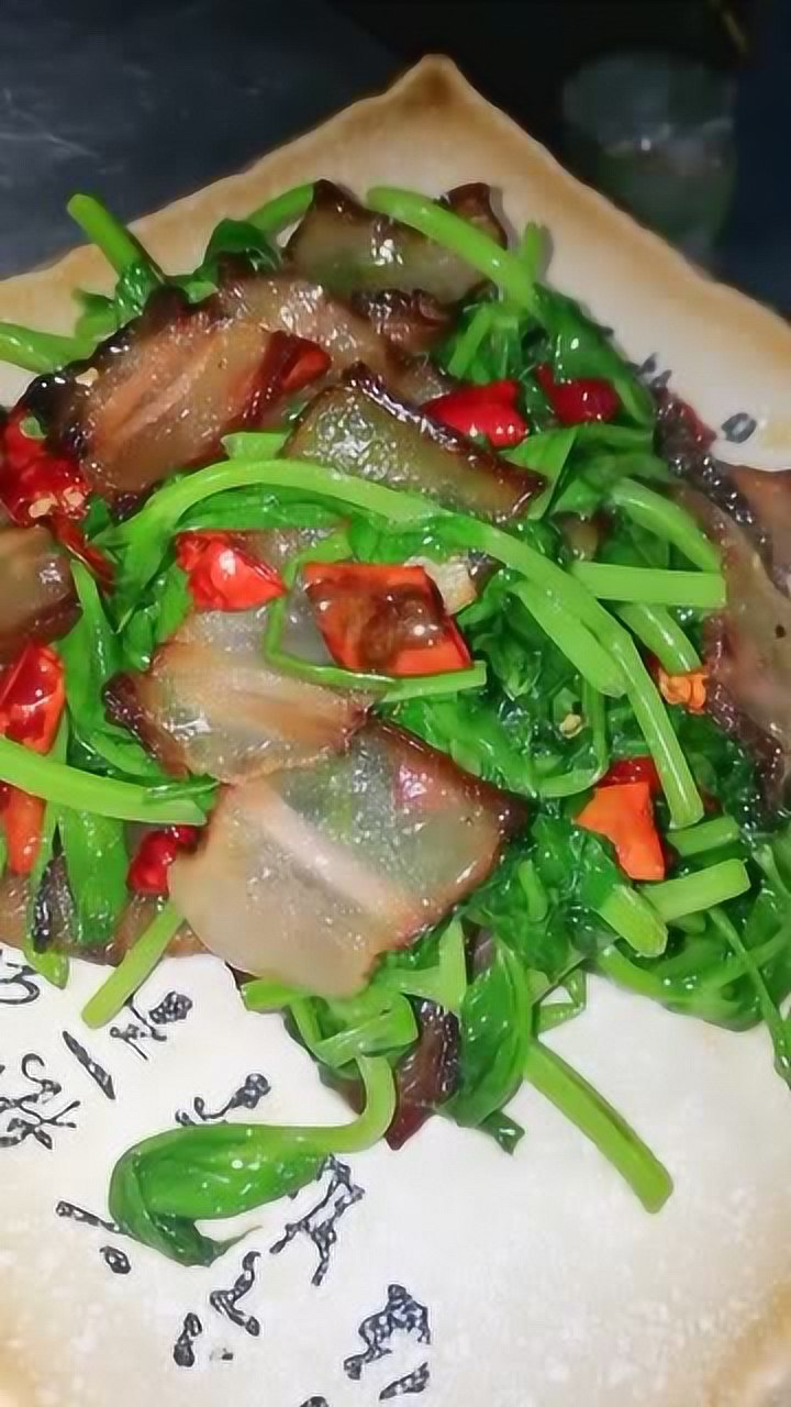 豌豆尖炒腊肉,我也炒过一次,吃着很攒劲,香