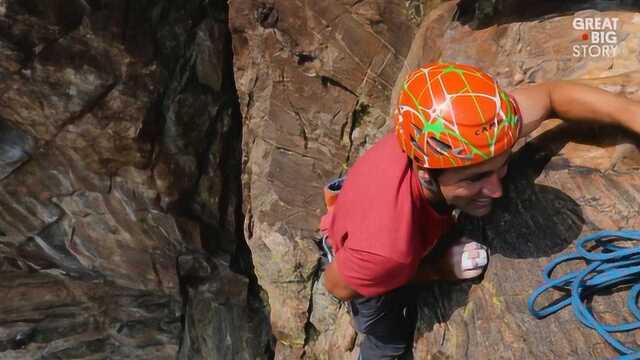 65岁老人甚至盲人都在坚持登山 但却不知道攀岩最早的目的是为了放棺材