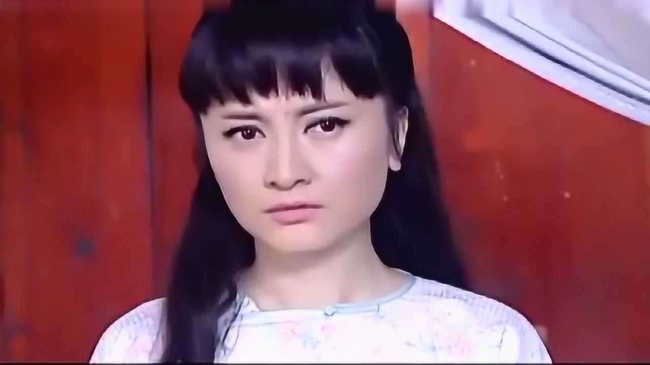 大宅院的女人最后大院只剩大太太香菱和孩子下人们也都走了