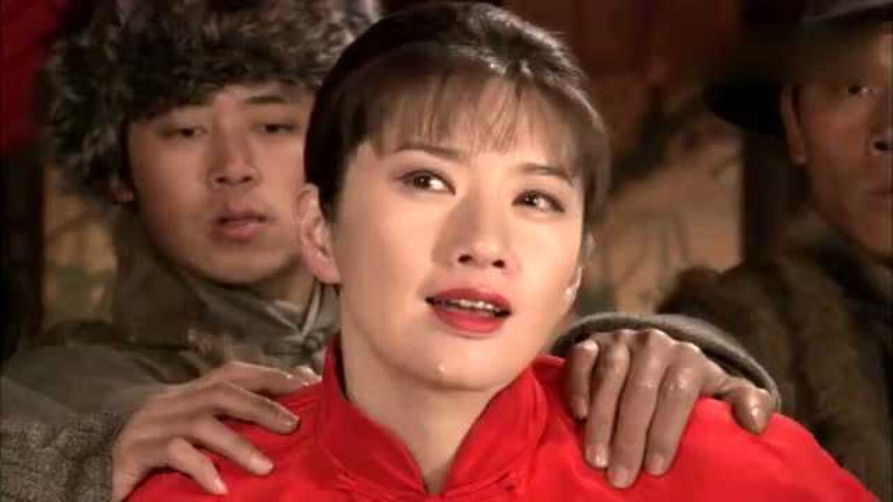 大漠枪神大莲刺杀土匪被抓燕双鹰和英叔也被抓过来挨揍