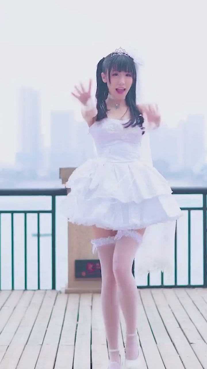 丝袜不过膝,攻速加暴击