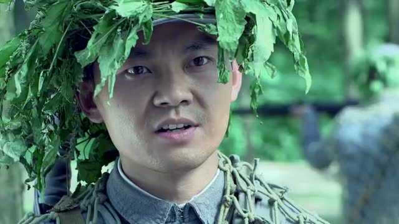 雪豹坚强岁月第38集竹下俊带着手下们进入赵庄百姓向远处逃跑