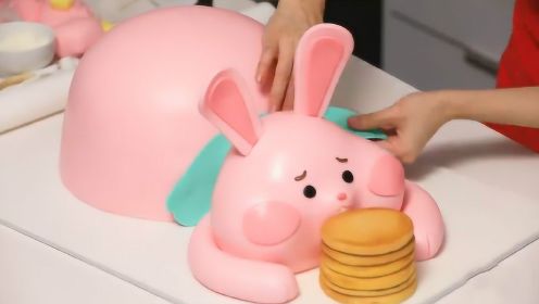 生日蛋糕现在流行吃法：把它做成好看的小兔子，太有创意了！