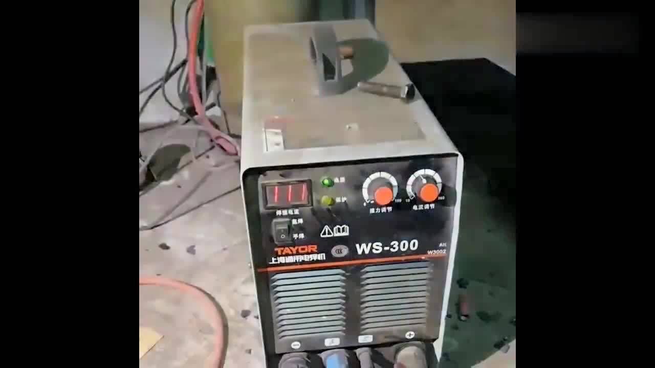 八级老焊工现场直播电焊填充紧接着仰脸盖面这觉得厉害了