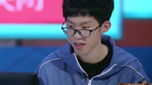 郑林楷以决定性胜利压倒对方,到最后竟玩了起来,孩子你醒醒这是比赛