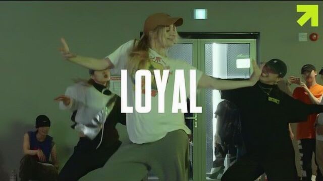 96年女神Delaney最新编舞Loyal