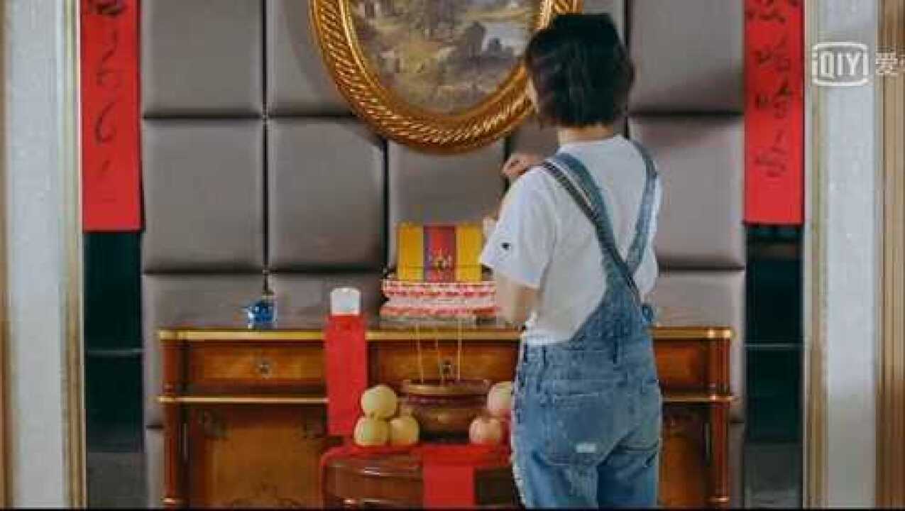 美女因占便宜吃泻药拉肚子_高清
