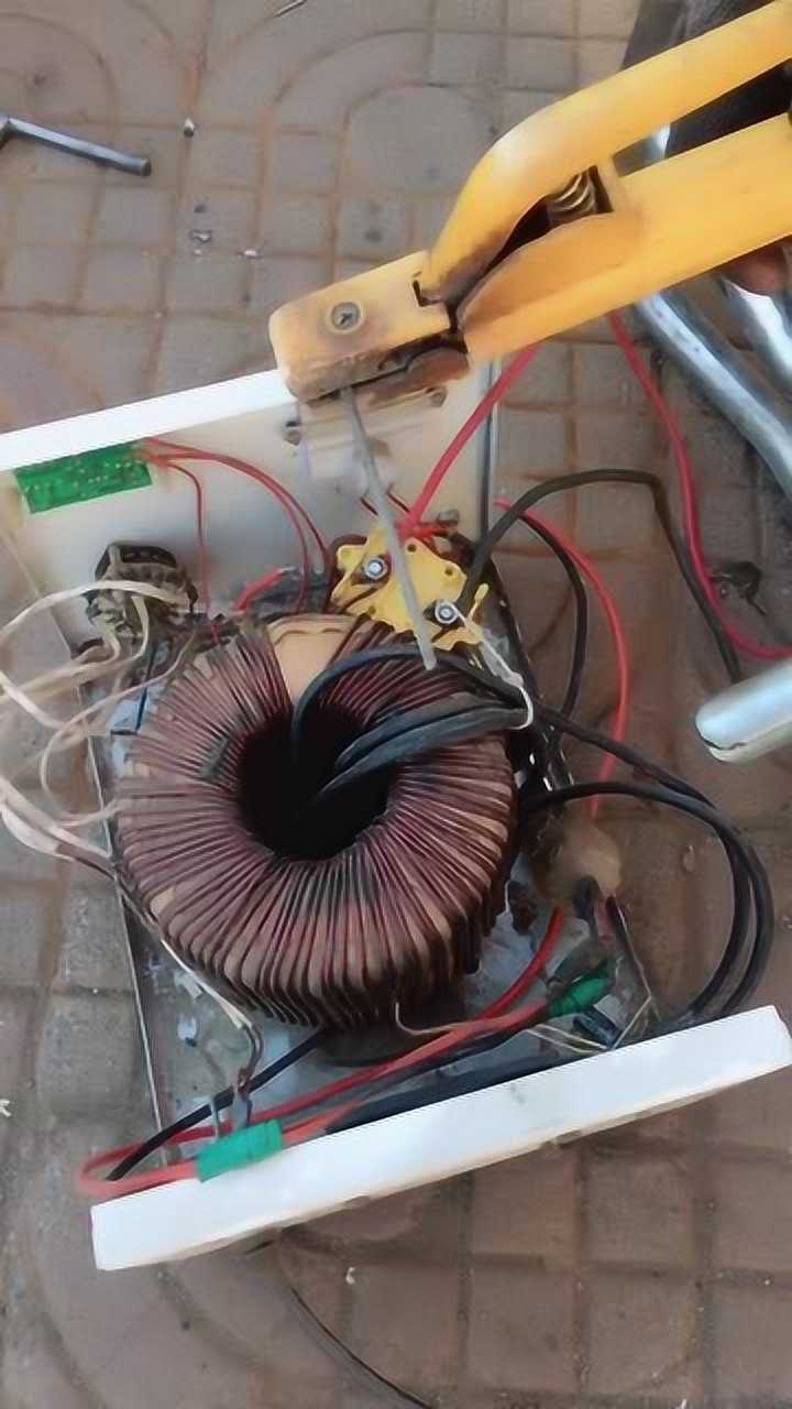 充电机改装家用小型电焊机,输出多少伏呀?