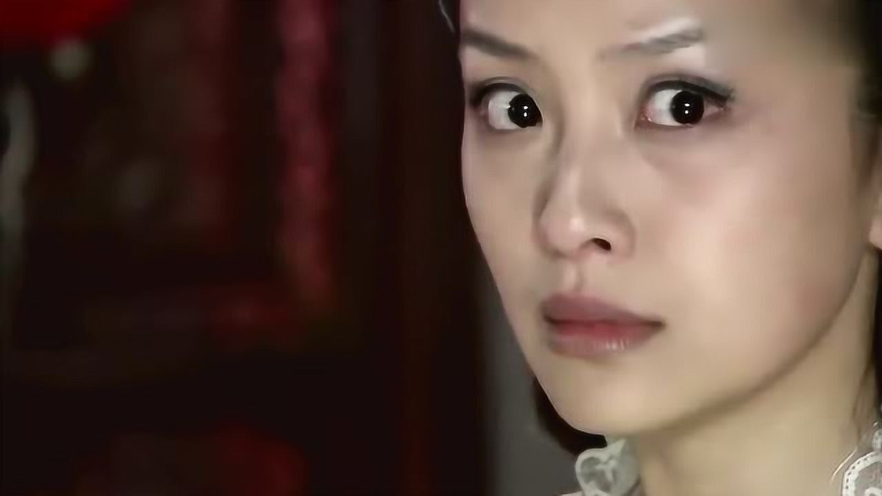 侠隐记美丽女子被人点穴定住此时黑衣人闯入看见美女忍不住