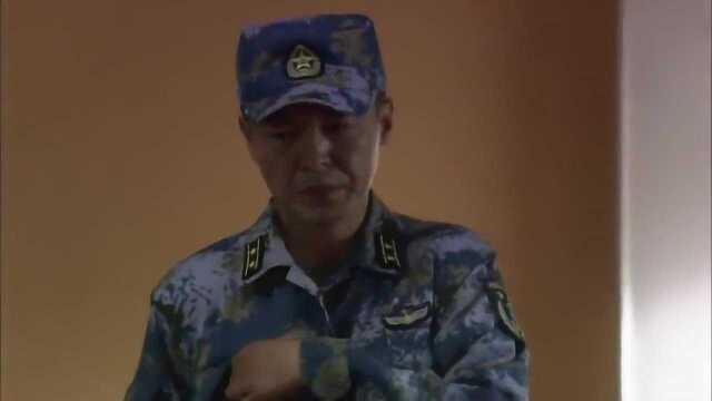 龙队长真是老奸巨猾,说变脸就变脸,武教官被他整得一愣一愣的