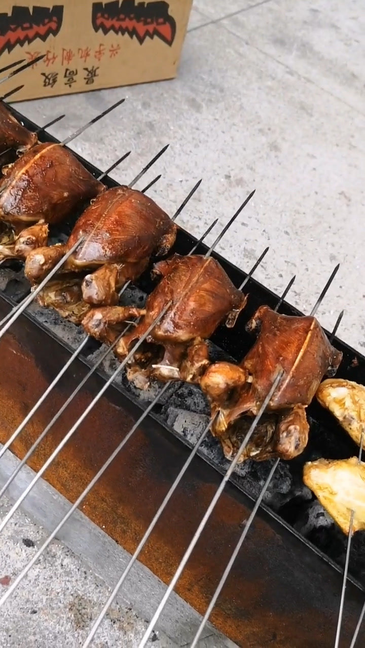 我们家的特色烧烤绝对的经典菜品炭烧鸽子