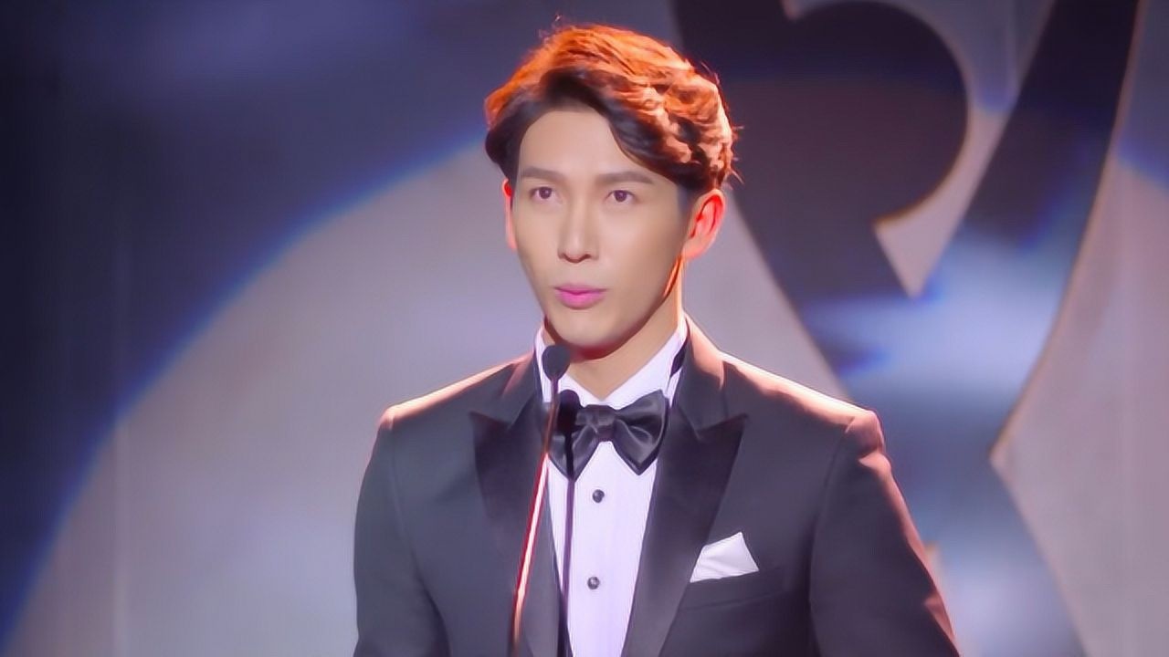 速看星途叵测第5集林音和沐恩红毯典礼抢风头谭坤获得最佳男演员奖