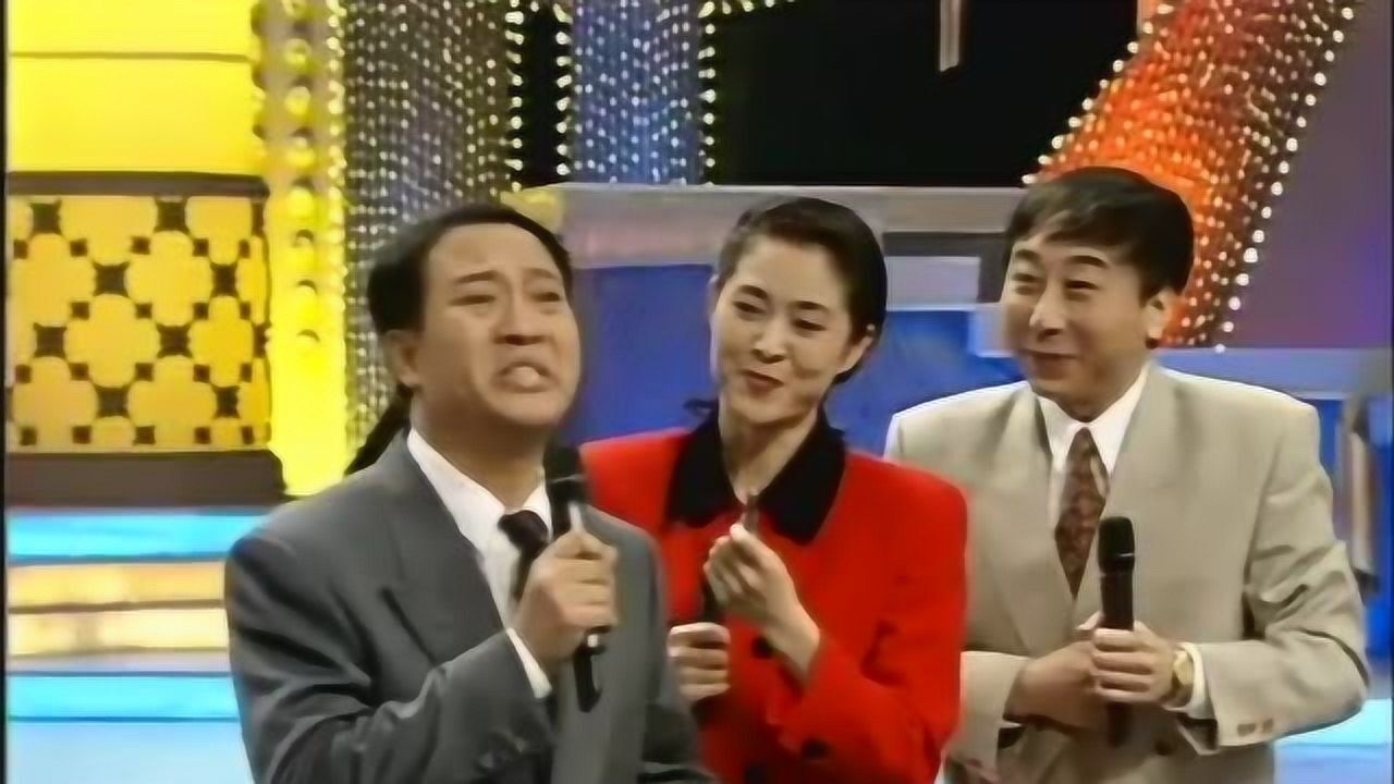 小品最差先生倪萍用一小铡刀导致冯巩牛群互掐太好笑了