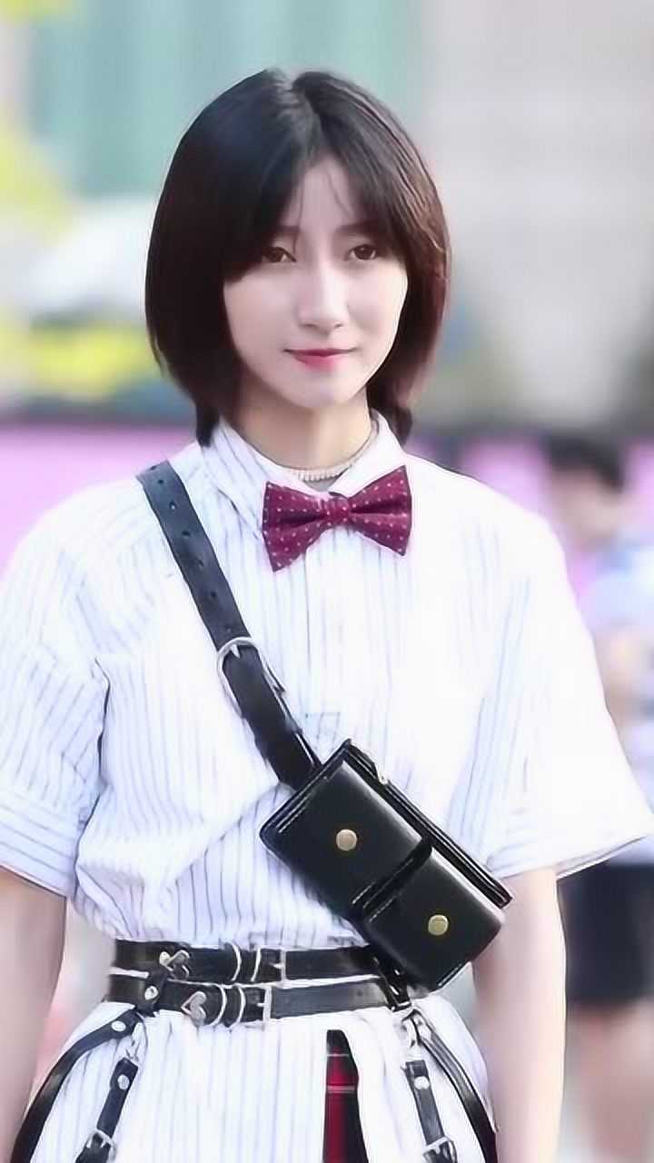 街拍美照的幕后真相甜美中性风小姐姐