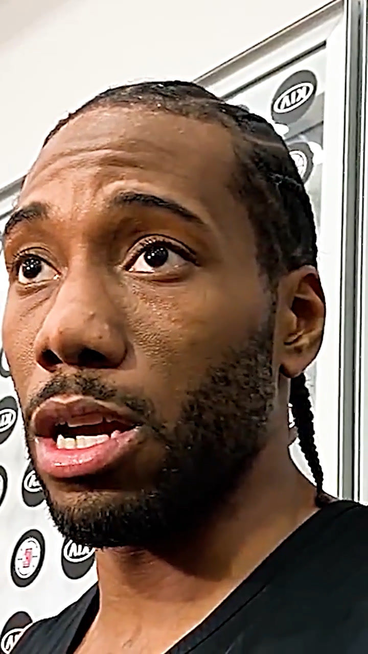 伦纳德这个很少笑的男人在沉默中爆发