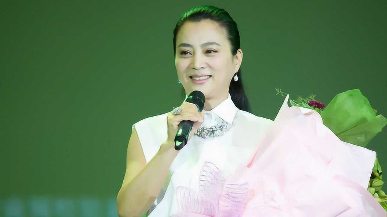 父辈们最爱的歌!李玲玉现场演唱《粉红色的回忆》,经典又好听!