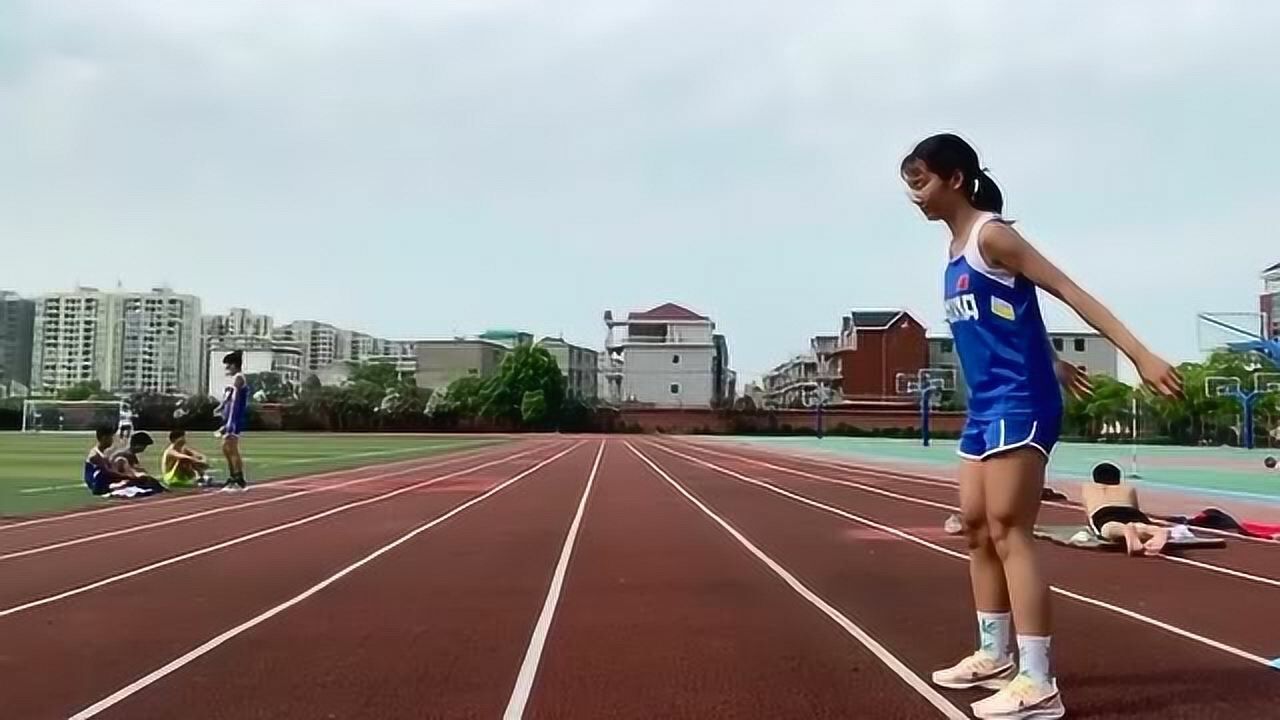 高三体育生立定跳远,这是什么水平,请专家指教!