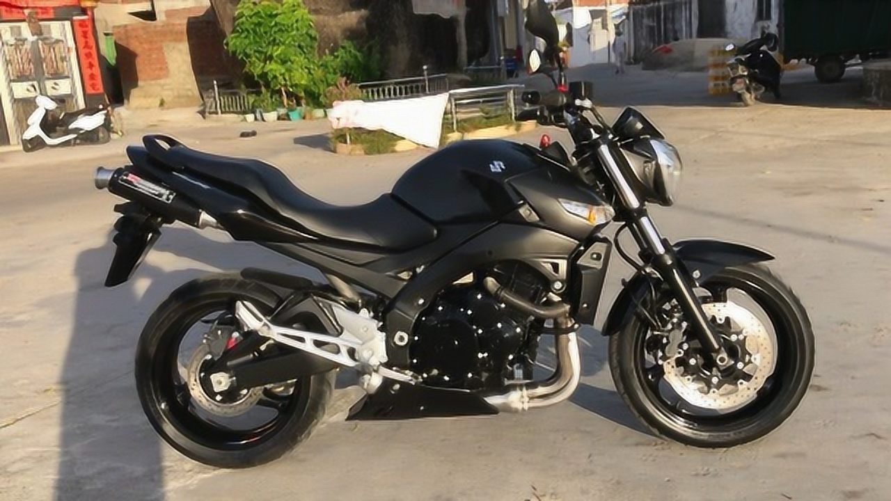 铃木gsr400测评图片