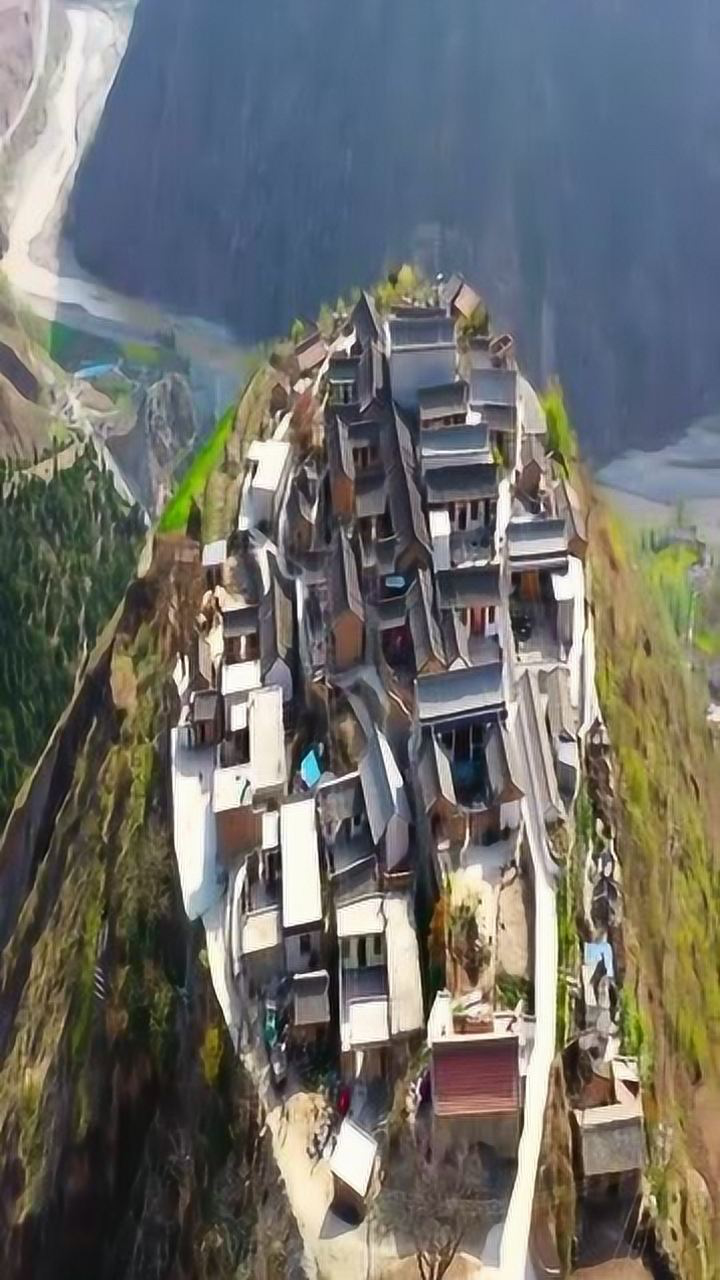 甘肃省的悬崖村朱雀堡火了竟建在山嘴上太震撼了