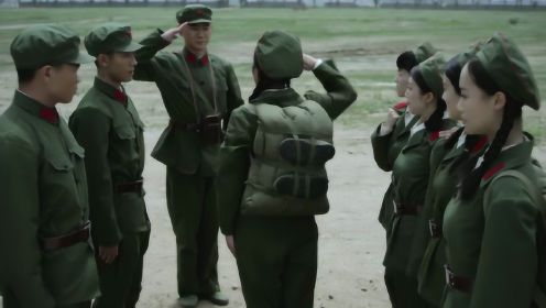 速看《热血青春》第27集：桑小鱼与徐小斌不联系，女兵训练两个月离开部队