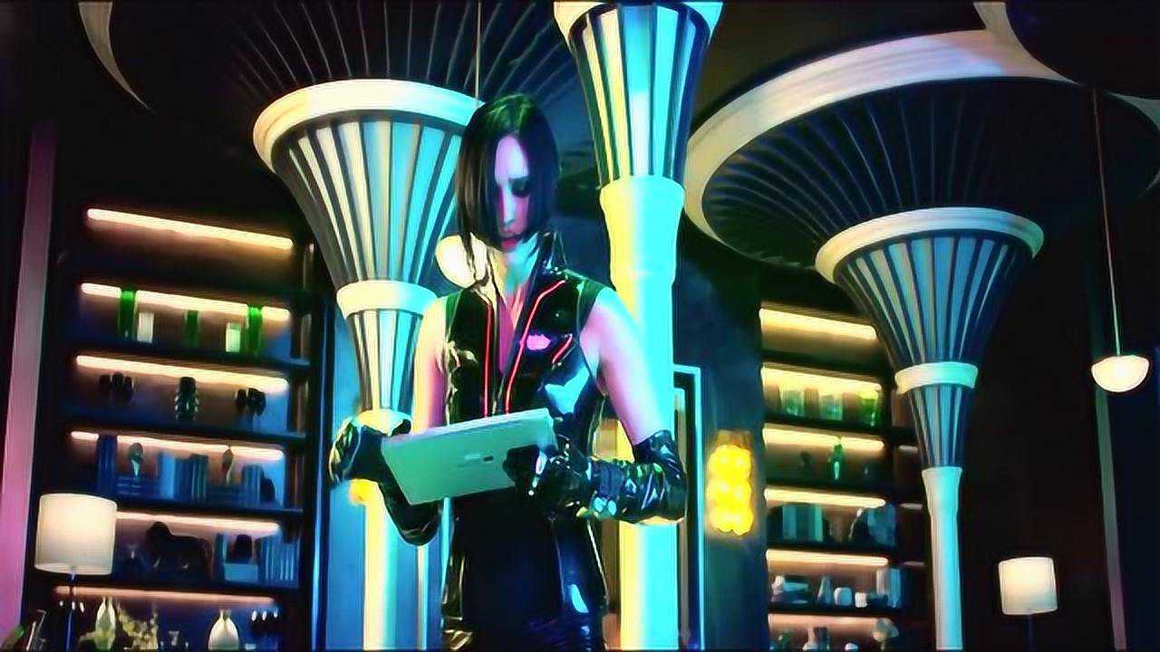 机器之血毒蛇美女竟从高楼跳下将车都砸坏了人却毫发无损