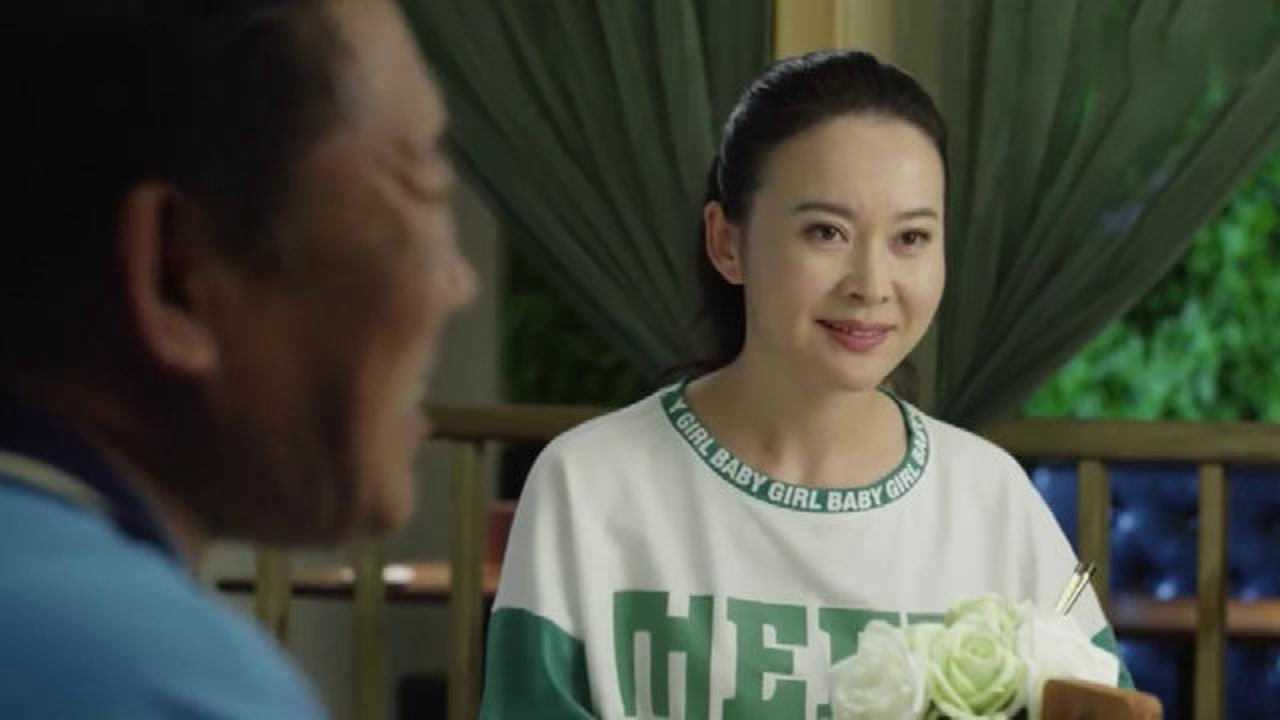 福星盈门俩傻子比赛吃饭捧着碗就往嘴里塞给我都看饿了