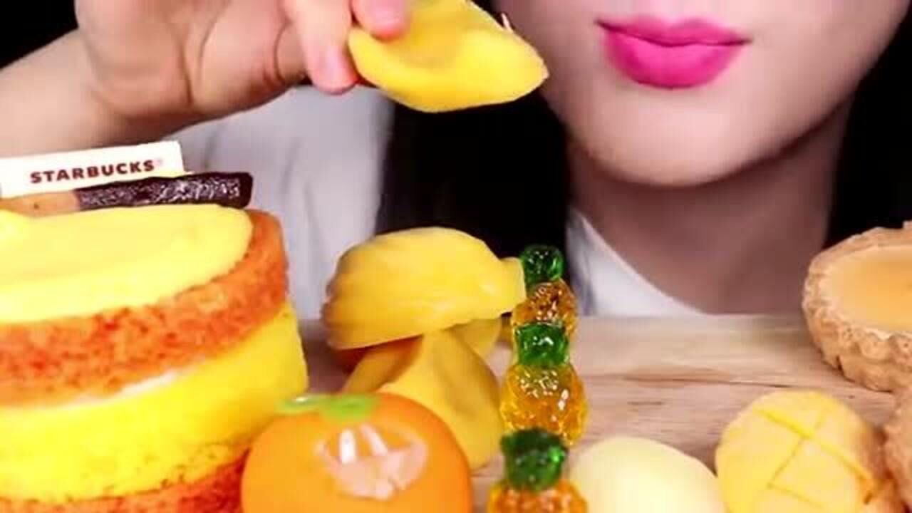 吃播韩国大胃王小姐姐吃甜品各式甜品大口吃很过瘾