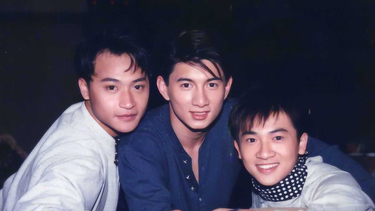 时隔多年小虎队再次合体演唱经典,多少青春人的记忆,太美好了