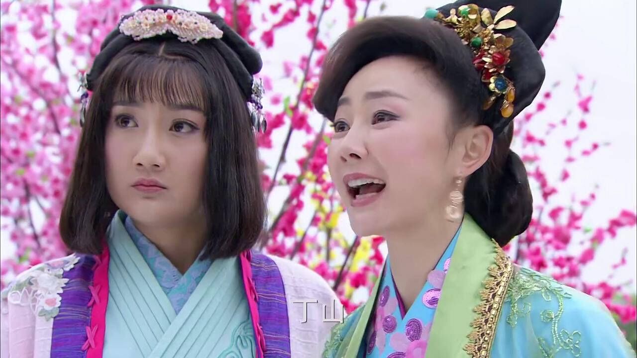 隋唐英雄4金莲逛街从疾驰的马下救出小女孩身手了得