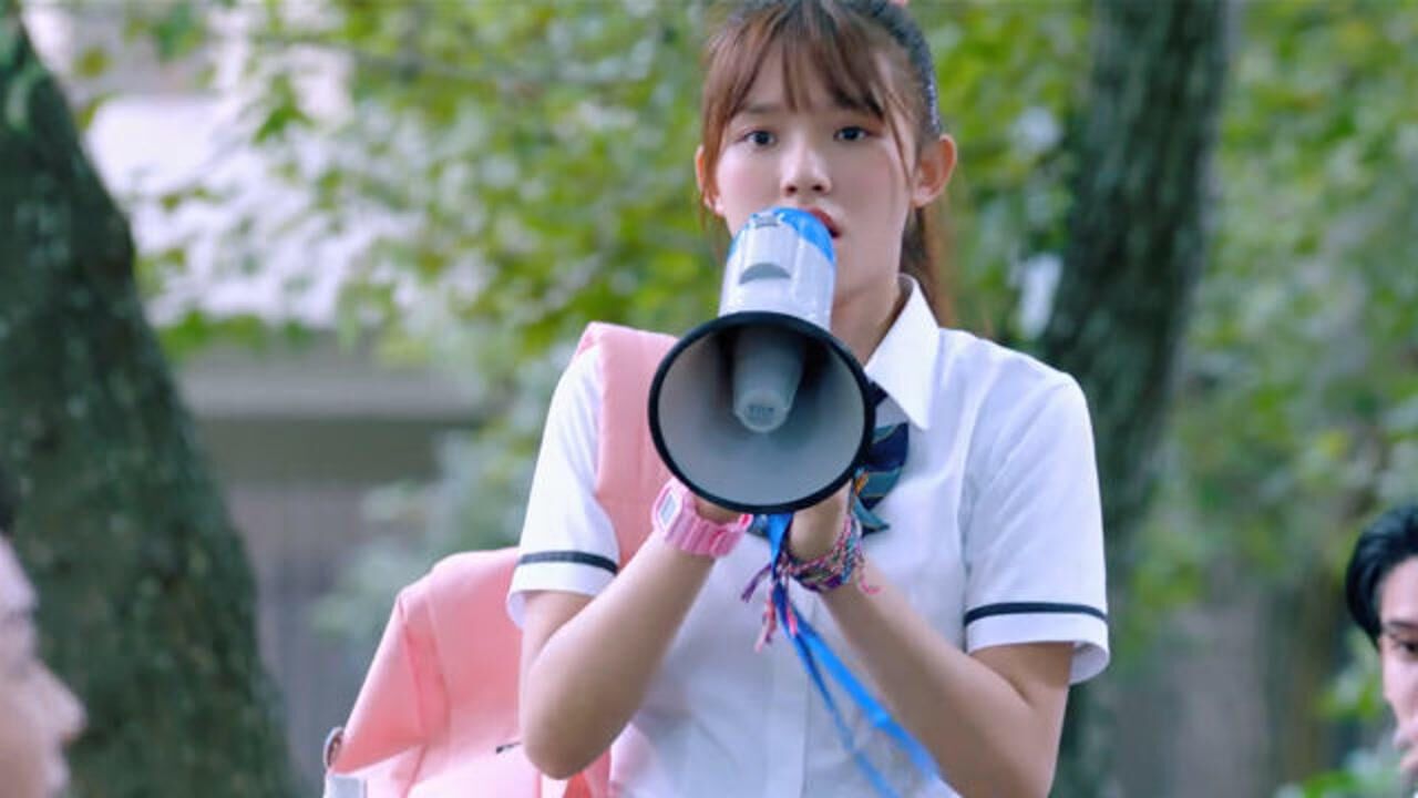 一吻定情:原湘琴被江直树的态度激怒,发誓要考进学校前100名