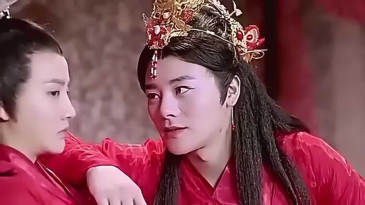 王爷成亲之日,不料王爷是女扮男装,王妃却是男扮女装,尴尬了